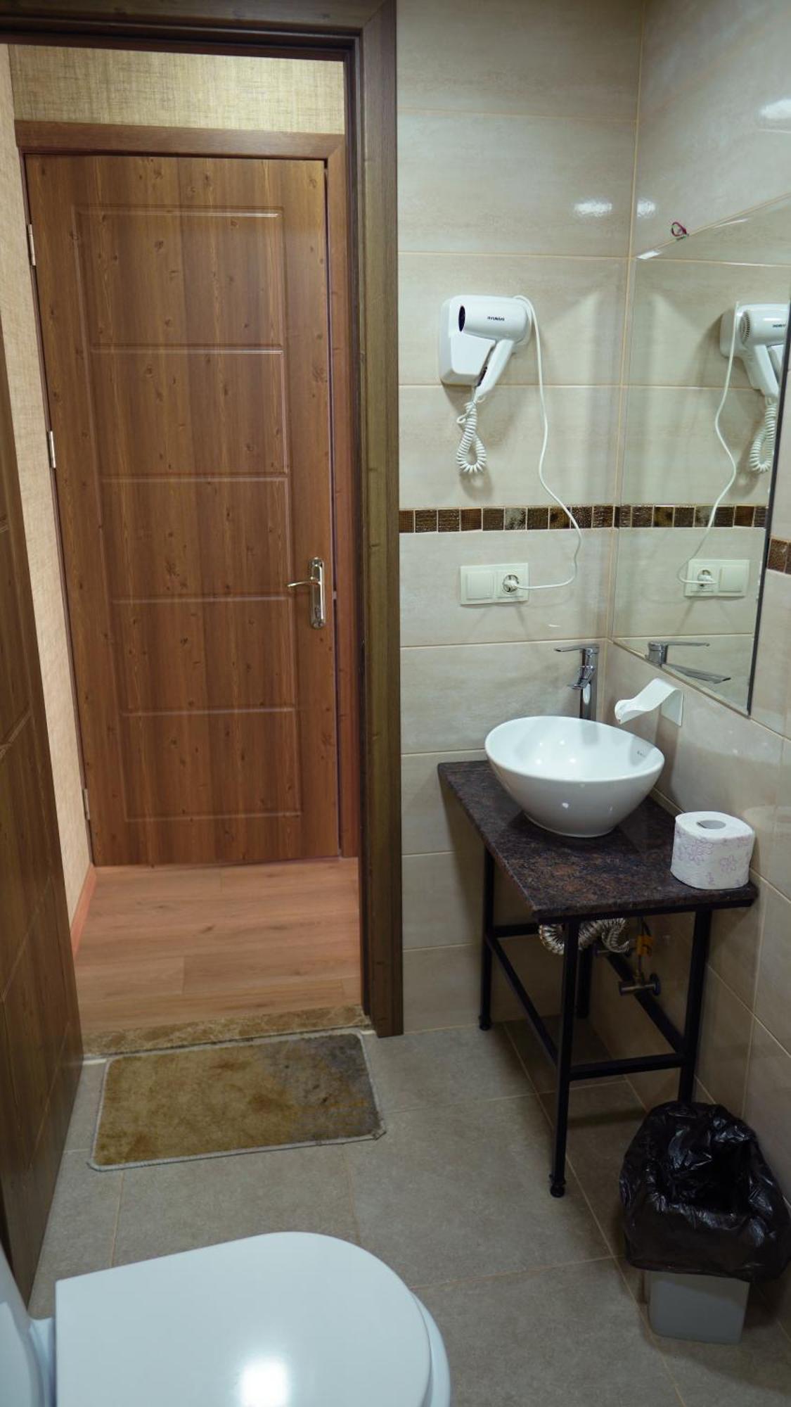Archil And Nino Gigauri Guest House Kazbegi Exterior foto